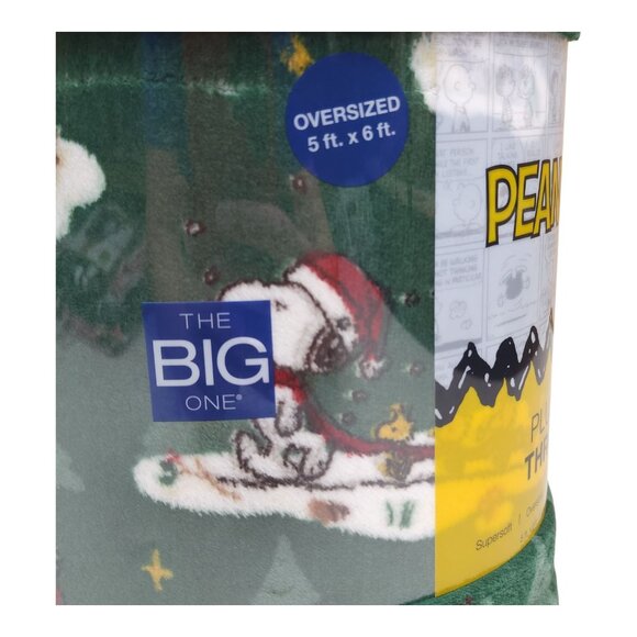 The Big One Peanuts Snoopy Christmas Plush Throw Blanket 5X6 Oversized Supersoft - Picture 9 of 14